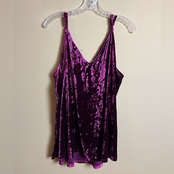 SOLD Torrid Burgundy Crushed Velvet Lace Trim Tank Top Size 2 - Picture 7 of 7